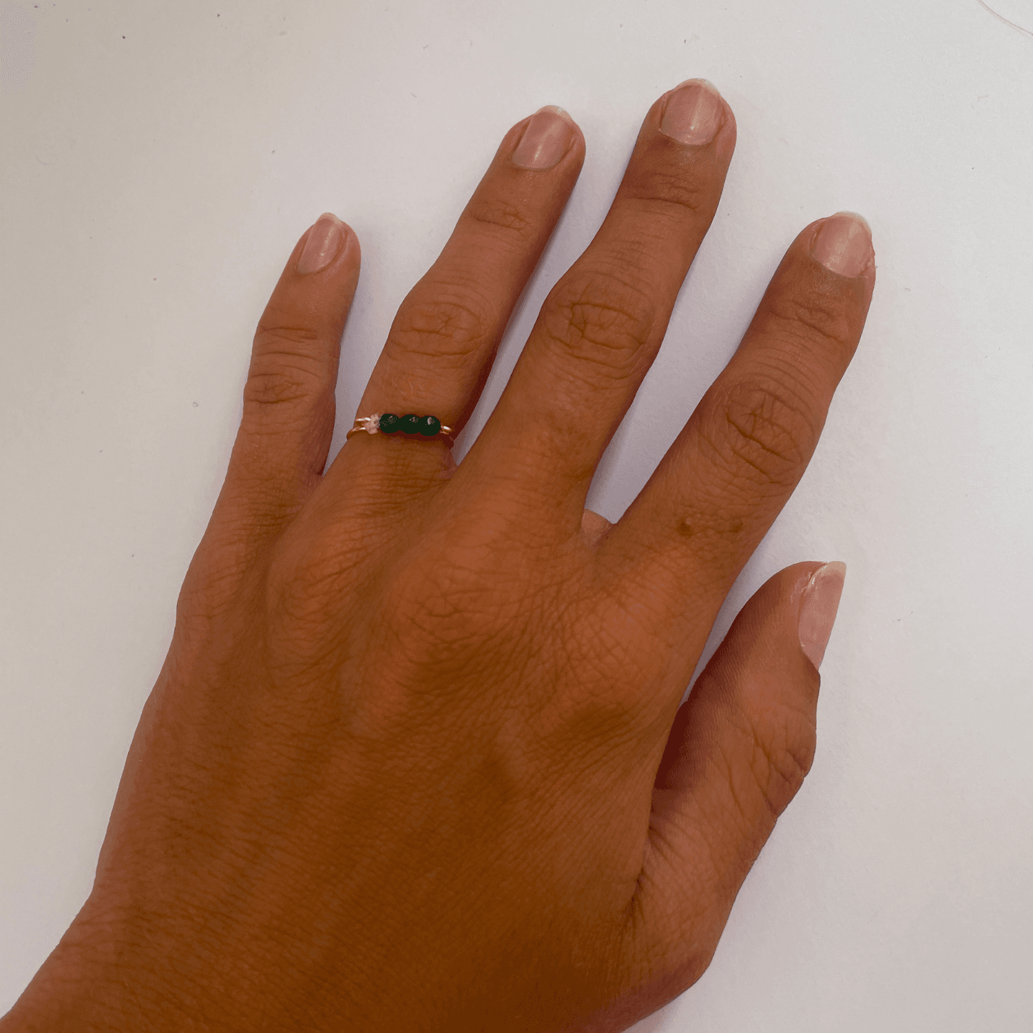 Bague perles vertes - vue 2
